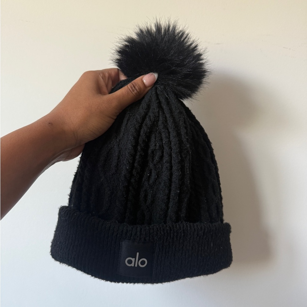 ALO Black Pom-Pom Beanie One size